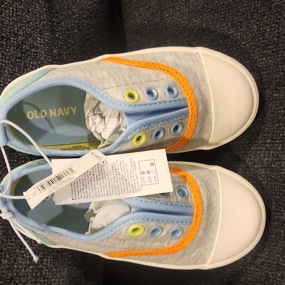 NWT size 7 toddler unisex shoes - Picture 2 of 3
